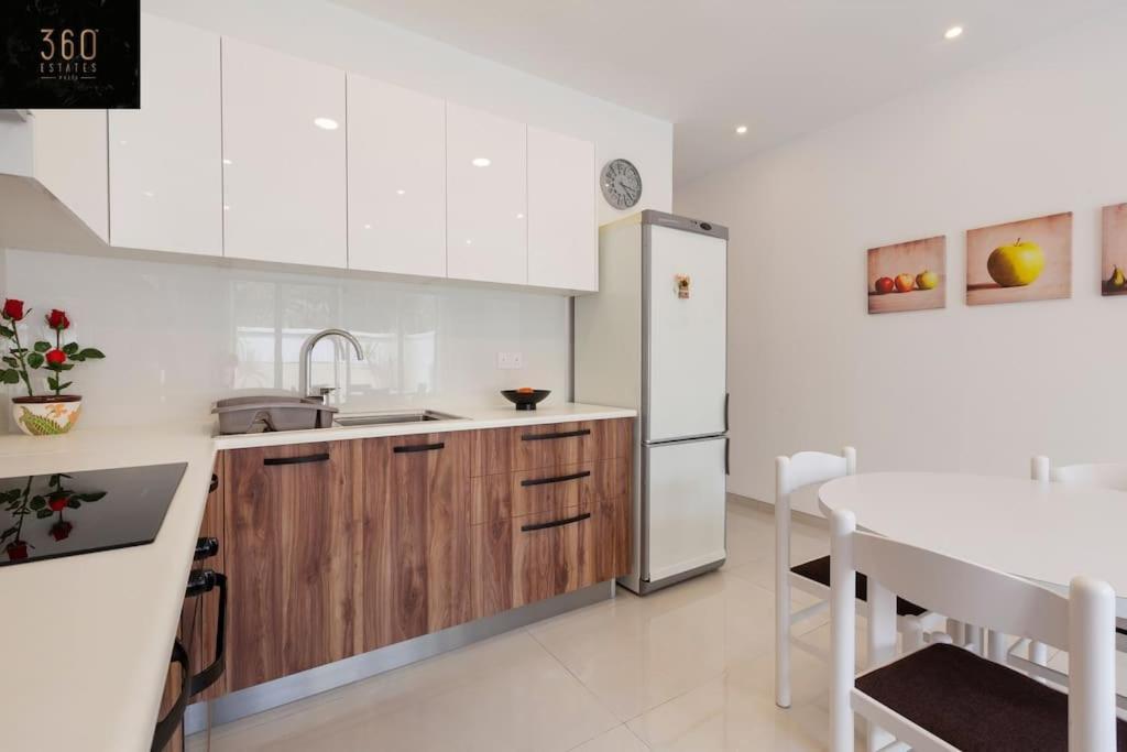Comfy Apt With Terrace, 5 Mins To Sliema Ferries By 360 Estates 그지라 외부 사진