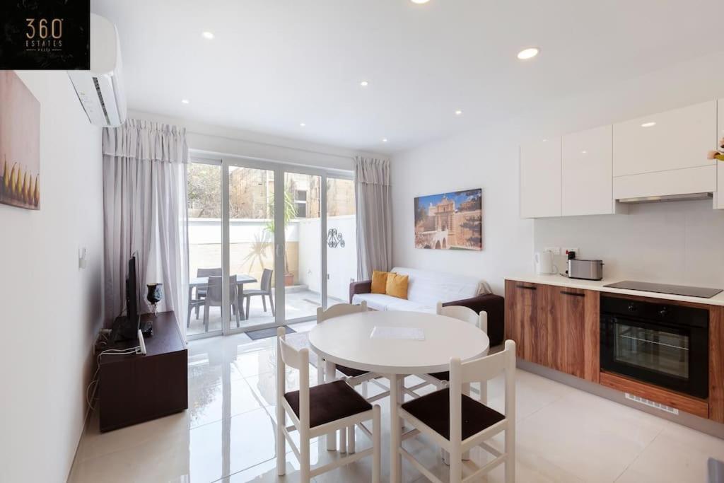 Comfy Apt With Terrace, 5 Mins To Sliema Ferries By 360 Estates 그지라 외부 사진