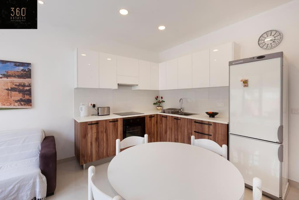 Comfy Apt With Terrace, 5 Mins To Sliema Ferries By 360 Estates 그지라 외부 사진
